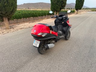 Piaggio MP3 125cc Roja Trike