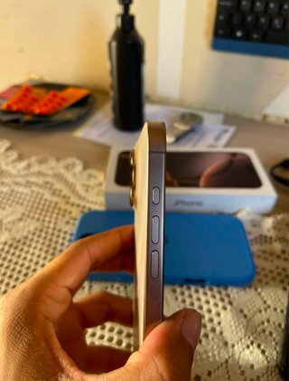 iPhone 16 Pro Max Dorado/Rosa