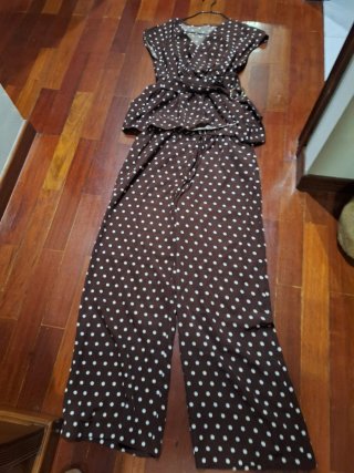 Conjunto de lunares marrón