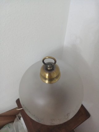 Lámpara de mesa retro dorada