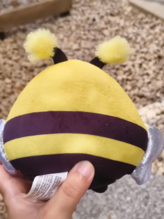 Peluche Snackles Abeja ZURU con Haribo Peaches