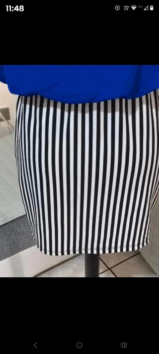 Abito elegante blu e nero