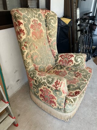 Poltrona antica rivestita multicolore