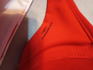 Bikini rojo y blanco
