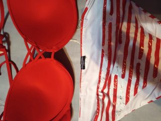Bikini rojo y blanco