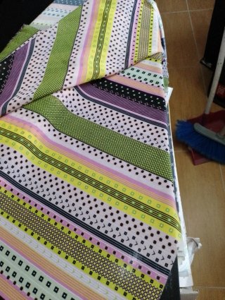 Tessuto Chiffon Fantasia Righe Colorate MT 2.20