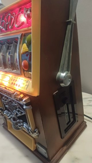 Máquina tragaperras Jackpot vintage (radio)
