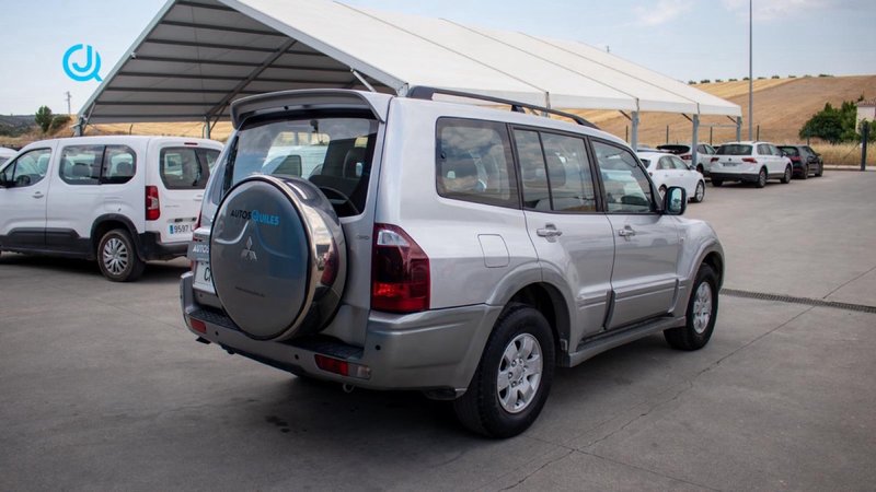 Mitsubishi Montero Corto 3.2 DI-D Intense Kaiteki 2004, foto 2