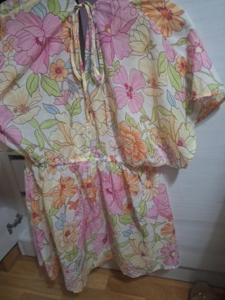 Vestido floral corto