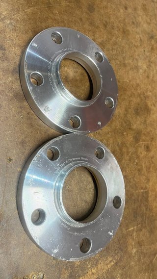 Separadores de Rueda y Tornillos
