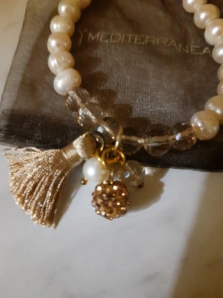 Bracciale MEDITERRANEA perle fiume e charm.