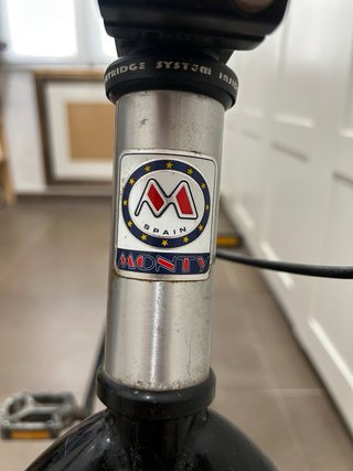 Bicicleta BMX Monty Plata