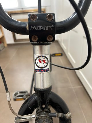 Bicicleta BMX Monty Plata