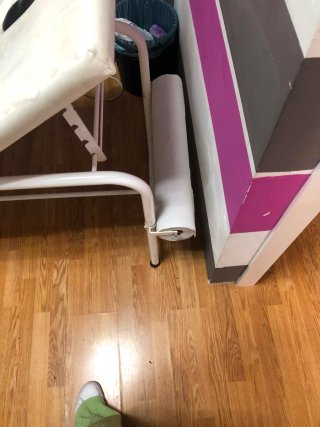 Camilla profesional con soporte para rollo de pape
