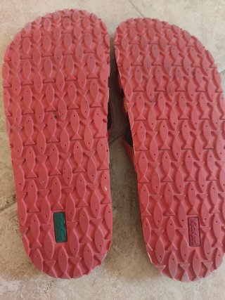 Sandalias Kickers rosas/rojas talla 41