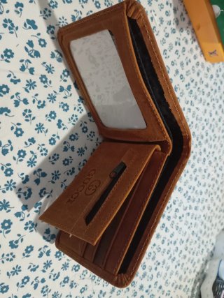 Billetera de piel Gucci grabada