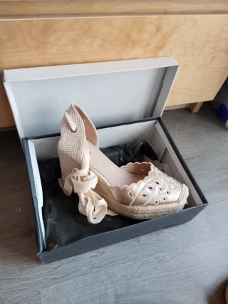 Alpargatas Cereza Beige/Oro Talla 37