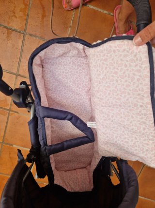 Carrito de paseo para muñeco bebé