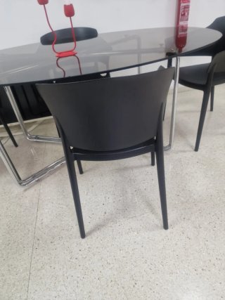 4 sillas negras modernas polipropileno