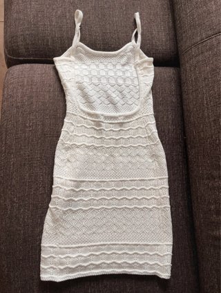 Vestido de punto Bershka blanco