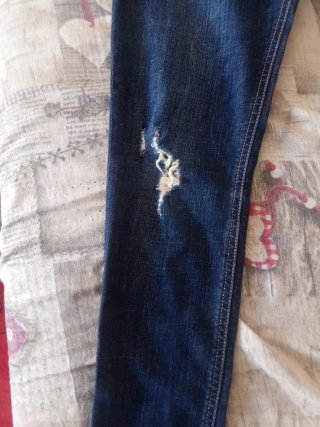 Pantalones vaqueros Hollister rotos talla 3 L