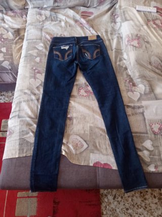 Pantalones vaqueros Hollister rotos talla 3 L