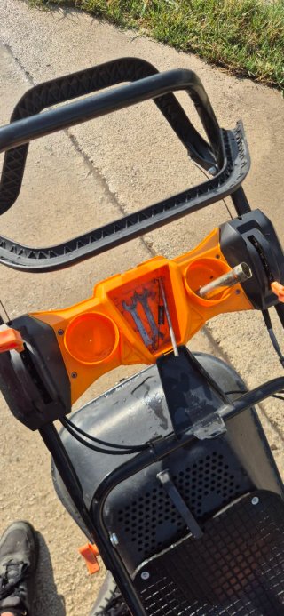 Tosaerba a scoppio arancione 4,5 cv brico