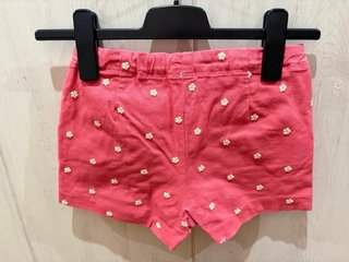 Pantalón corto Zara rosa flores amarillas bordadas