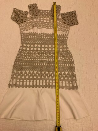 Espectacular Vestido Blanco con Encaje