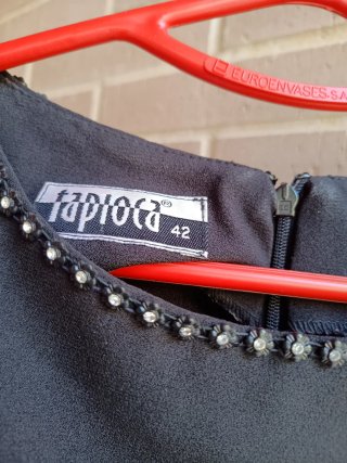 Vestido negro largo con pedrería