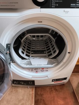 Secadora AEG 9kg