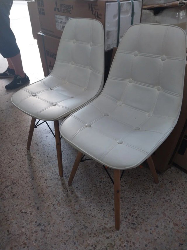 2 Sillas Blancas Diseño Moderno