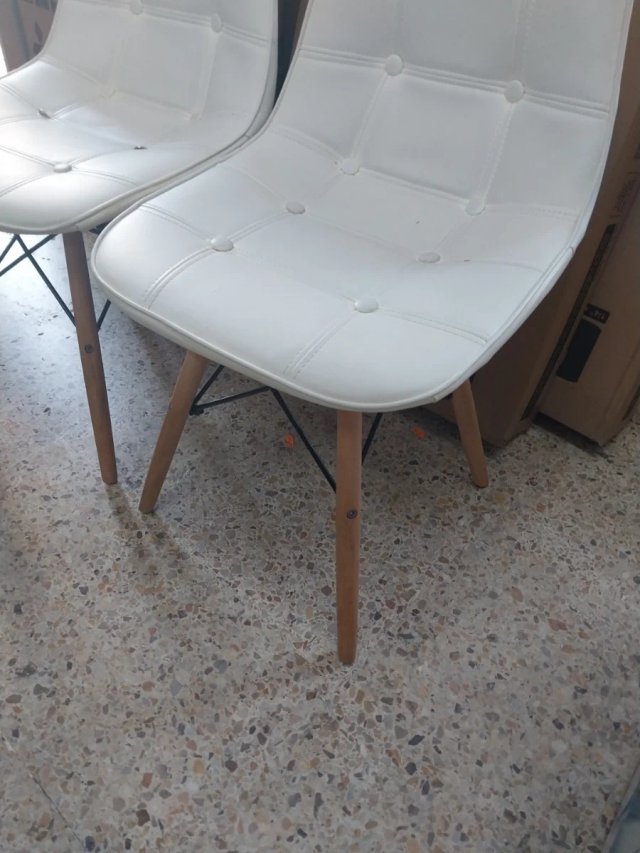 2 Sillas Blancas Diseño Moderno