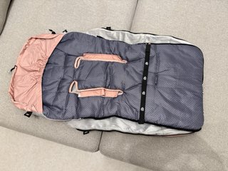 Funda de invierno para cochecito rosa acolchada