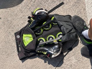 Patines de velocidad y mochila
