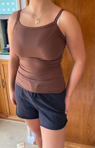 Camiseta sin mangas marrón No Boundaries