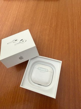 AirPods 4ª Gen con Cancelación de Ruido