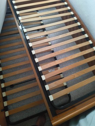 Cama nido 90cm madera pino con un colchón.