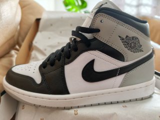 Nike Air Jordan 1 Mid T. 40.5