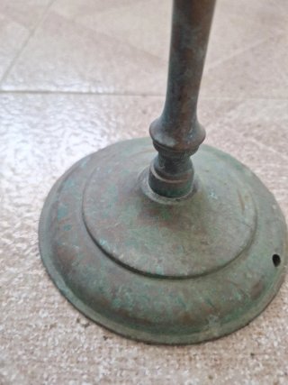 Candelabro antiguo metal