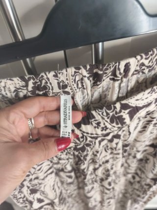Pantalones Stradivarius estampado M