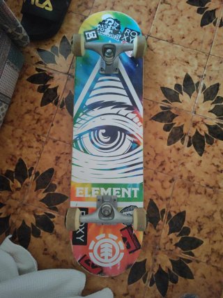 Skate Element Ojo Diseño Arcoíris