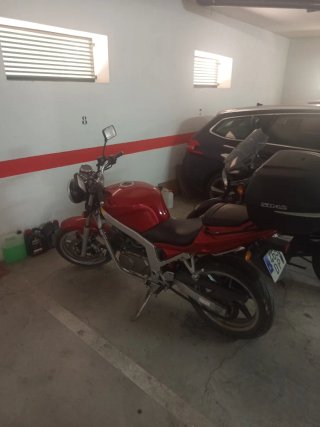 Hyosung GT 125 Naked Roja