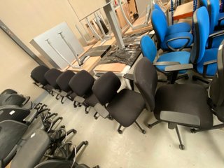 Sillas de oficina negra con ruedas