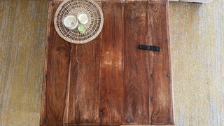 Tavolo da salotto coloniale in legno massello