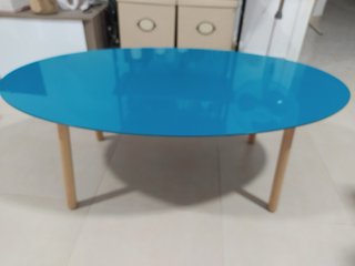 Mesa de salón azul diseño nórdico
