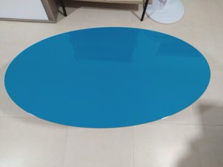Mesa de salón azul diseño nórdico