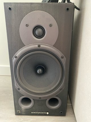 AV Yamaha RX-V365 + mueble altavoces wharfadale