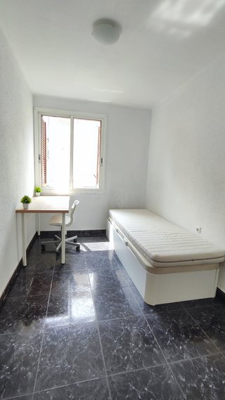 Habitación luminosa SOLO ESTUDIANTES URV