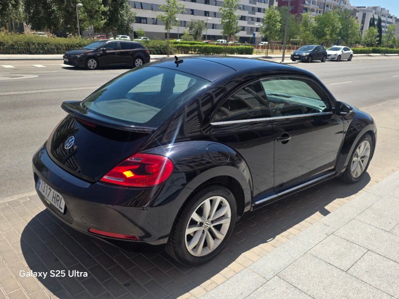 Volkswagen Beetle 2014 - foto 1